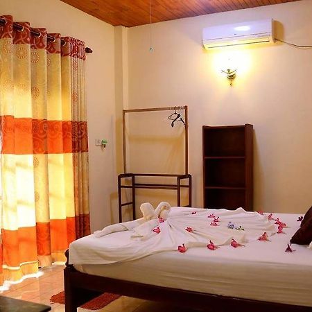 Serenity Villa Хіккадува Екстер'єр фото