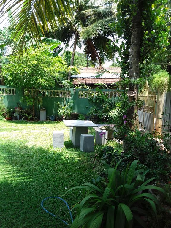 Serenity Villa Хіккадува Екстер'єр фото