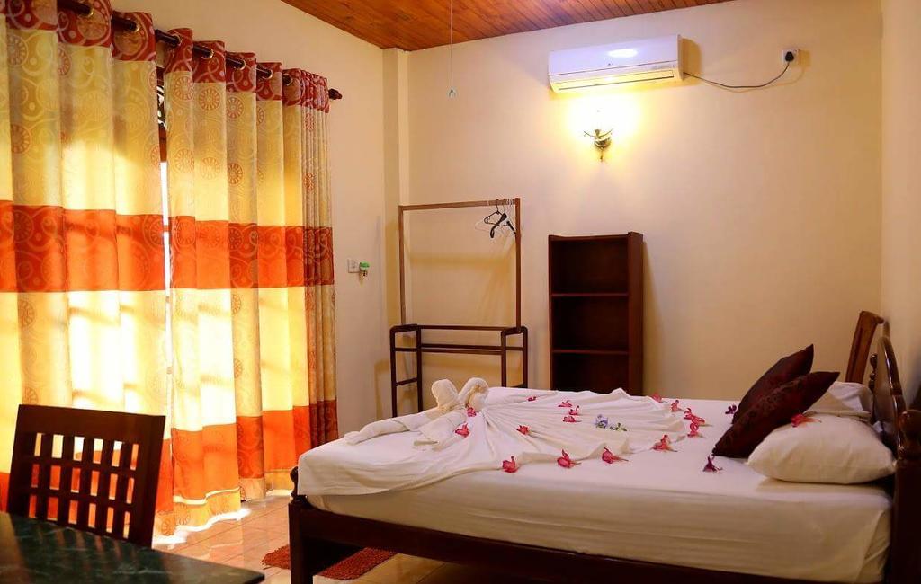 Serenity Villa Хіккадува Екстер'єр фото