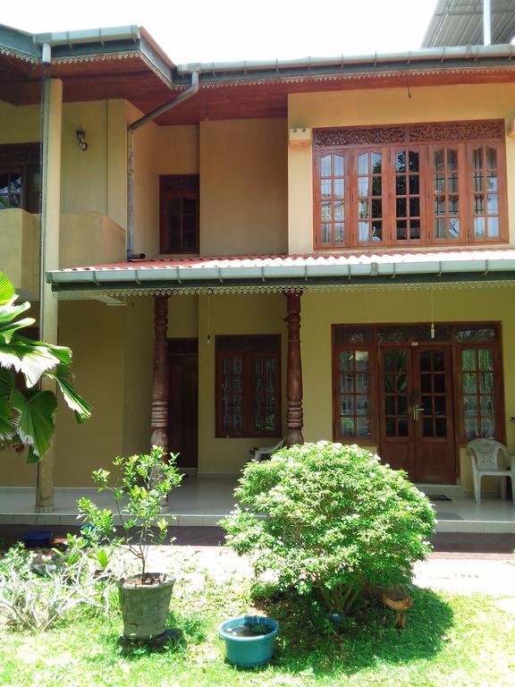 Serenity Villa Хіккадува Екстер'єр фото
