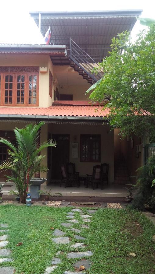 Serenity Villa Хіккадува Екстер'єр фото
