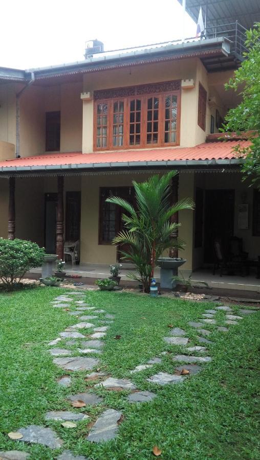 Serenity Villa Хіккадува Екстер'єр фото